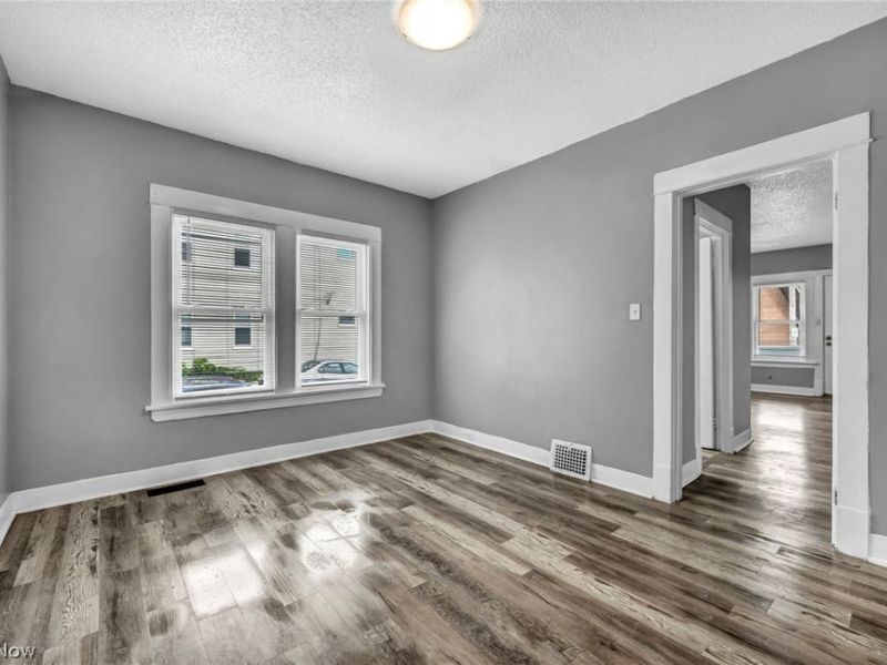 10111 Born Avenue, Cleveland, OH 44108 Photo 36