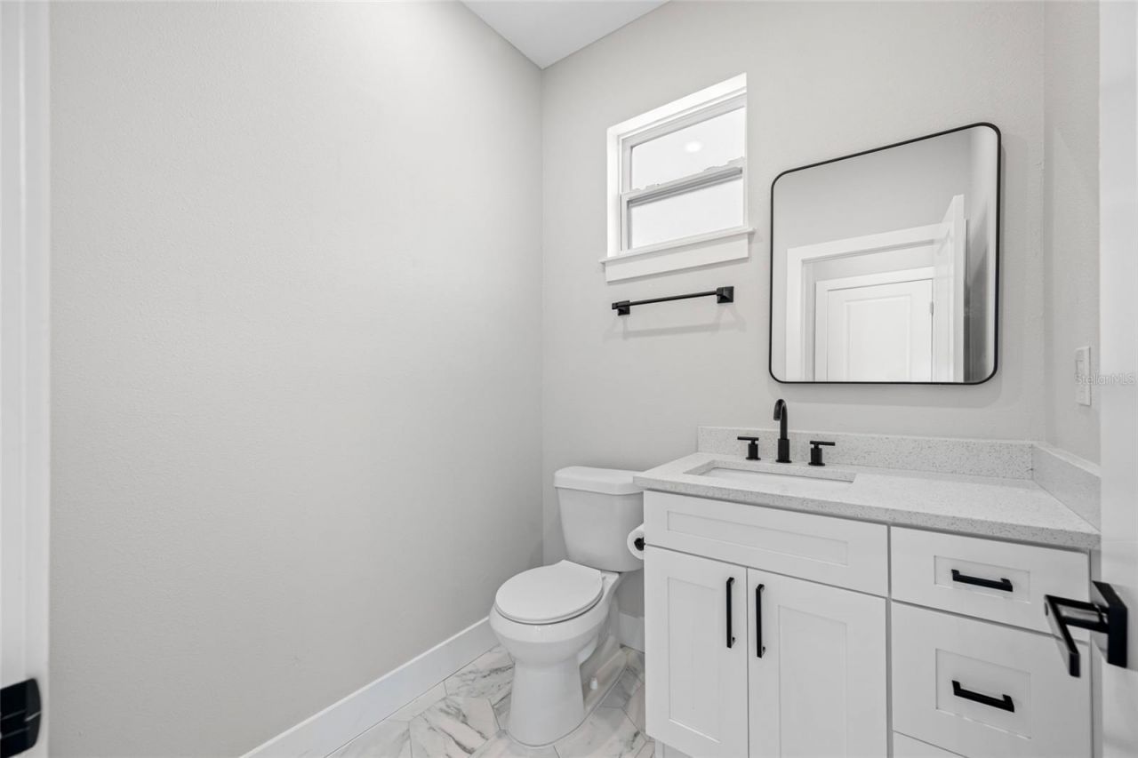 6910 Dartmouth Avenue N, Saint Petersburg, FL 33710 Photo