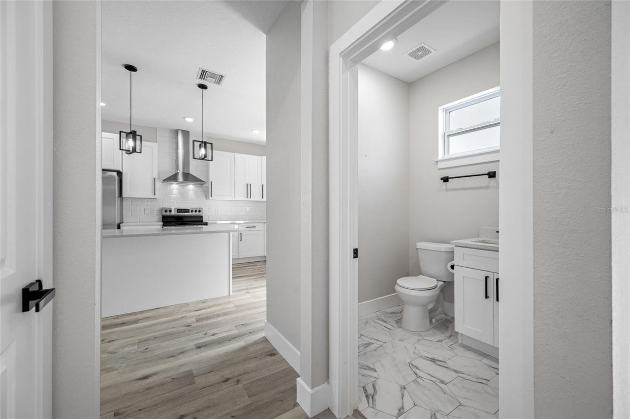 6910 Dartmouth Avenue N, Saint Petersburg, FL 33710 Photo