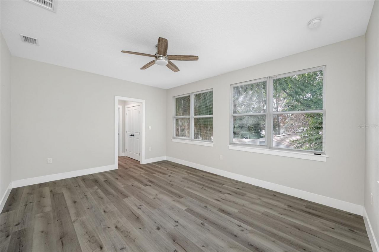 6910 Dartmouth Avenue N, Saint Petersburg, FL 33710 Photo