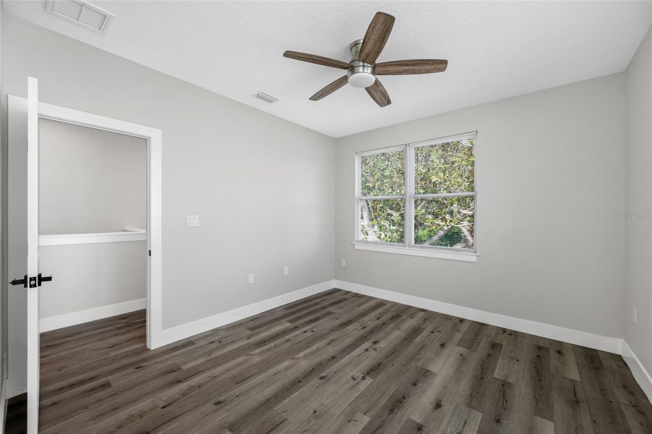 6910 Dartmouth Avenue N, Saint Petersburg, FL 33710 Photo