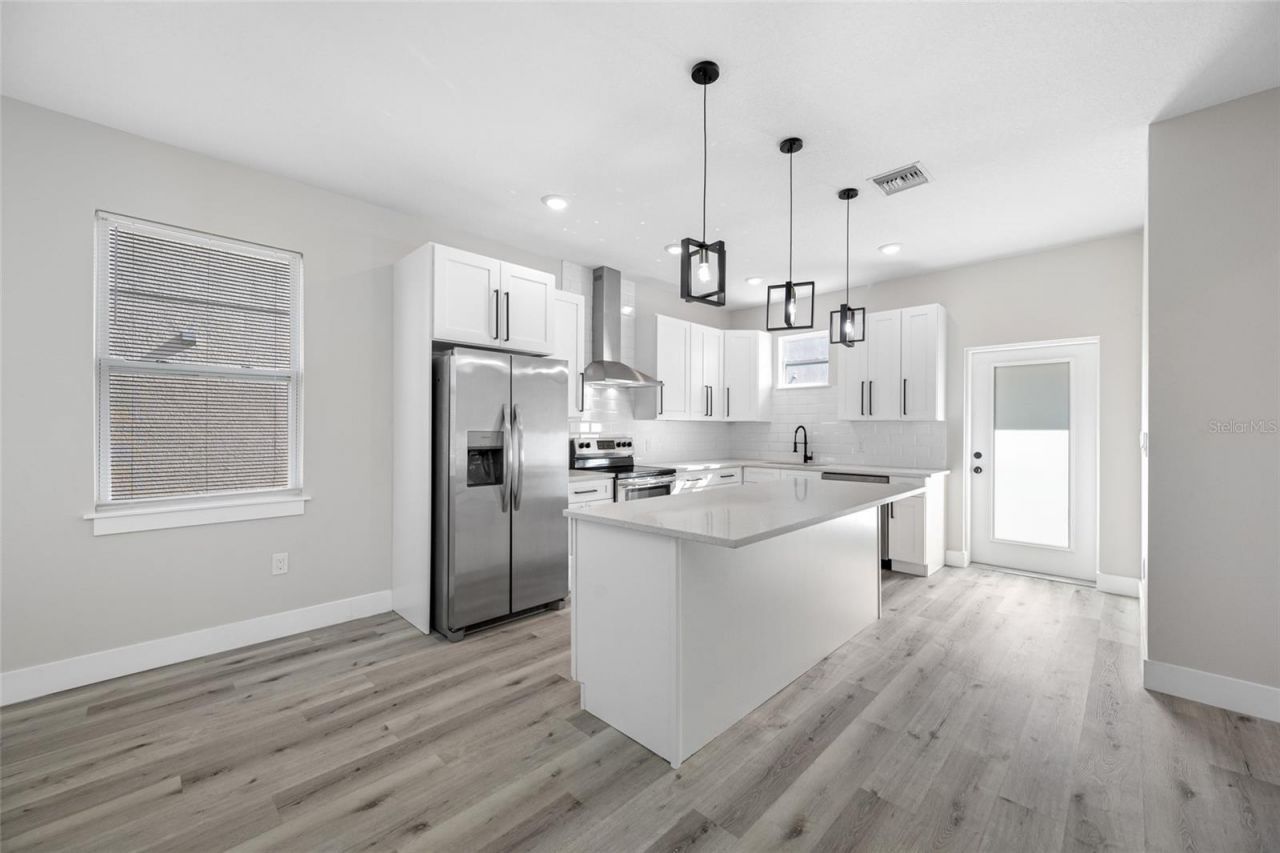 6910 Dartmouth Avenue N, Saint Petersburg, FL 33710 Photo