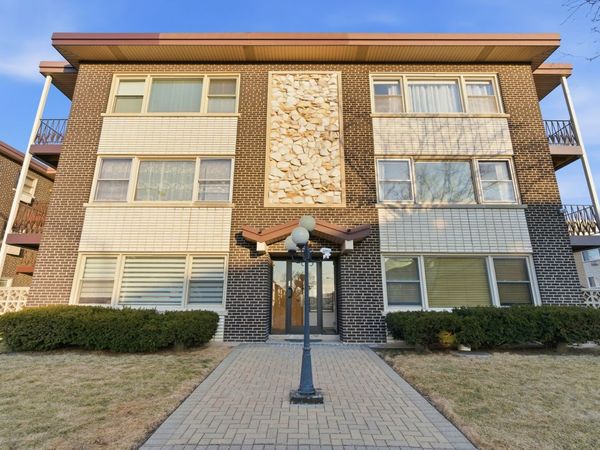 3001 N PARIS Avenue, Unit 207, River Grove, IL 60171