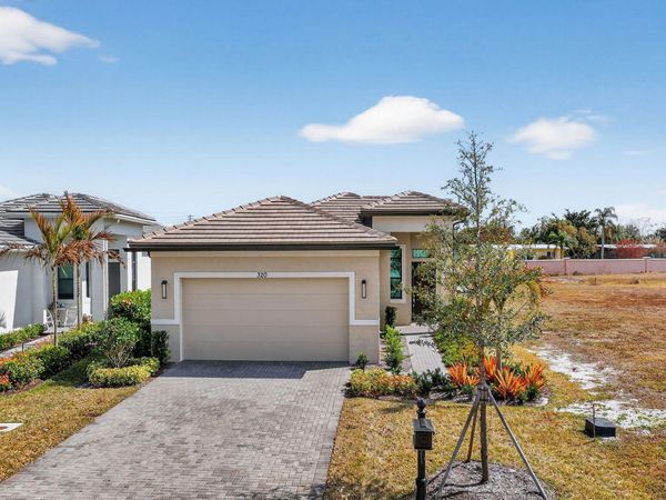320 SE Via Sangro, Port St. Lucie, FL 34952