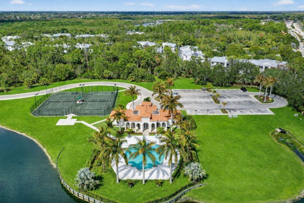 320 SE Via Sangro, Port Saint Lucie, FL 34952 Photo