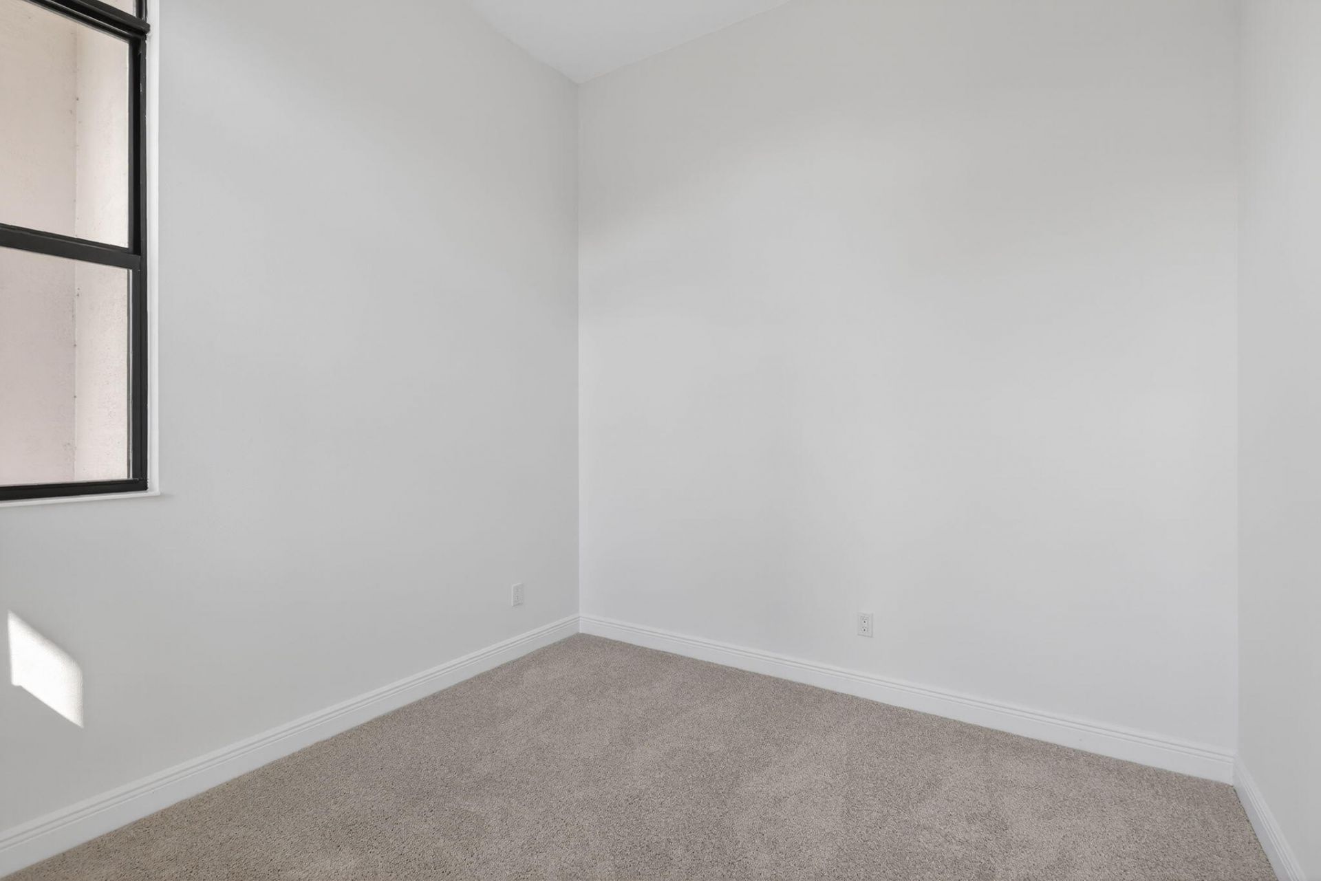 320 SE Via Sangro, Port Saint Lucie, FL 34952 Photo