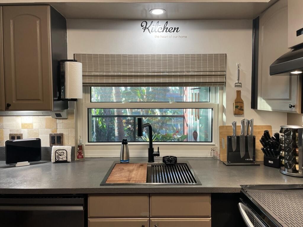 9282 NW 24th Place, Sunrise, FL 33322 Photo