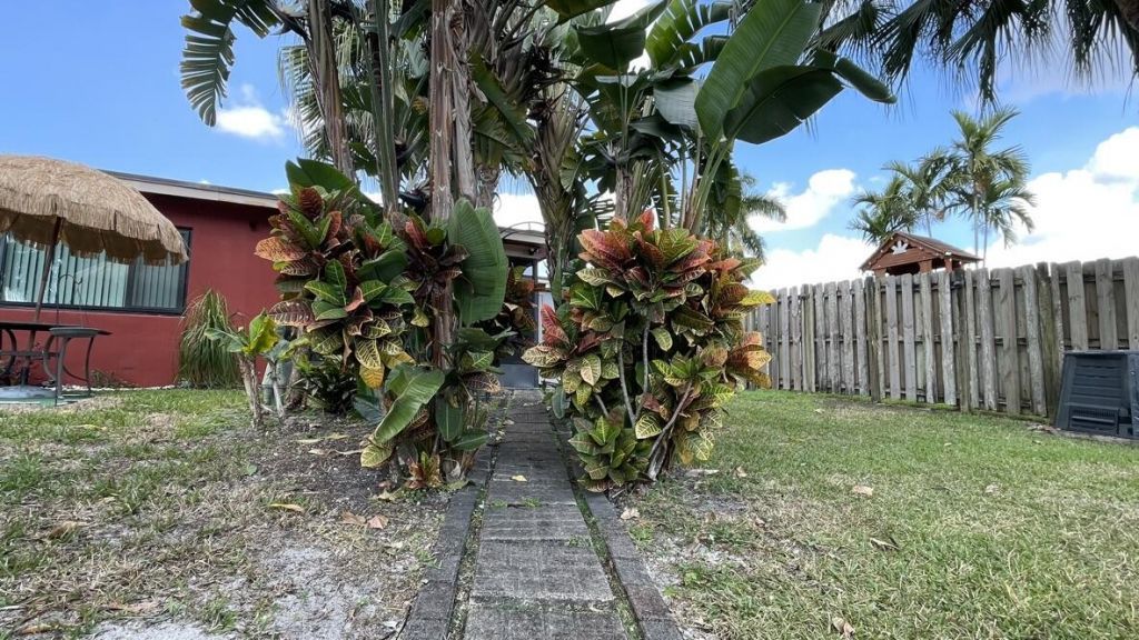 9282 NW 24th Place, Sunrise, FL 33322 Photo