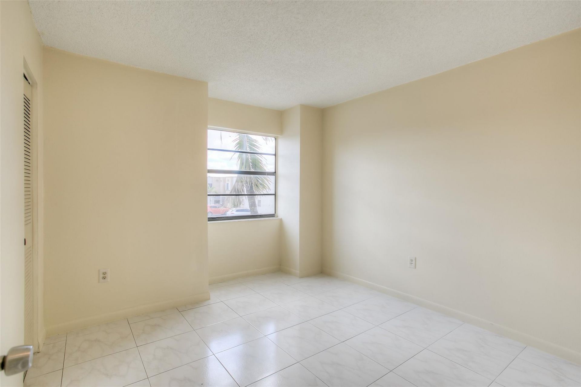 5808 W 26th Avenue, Unit 211, Hialeah, FL 33016 Photo