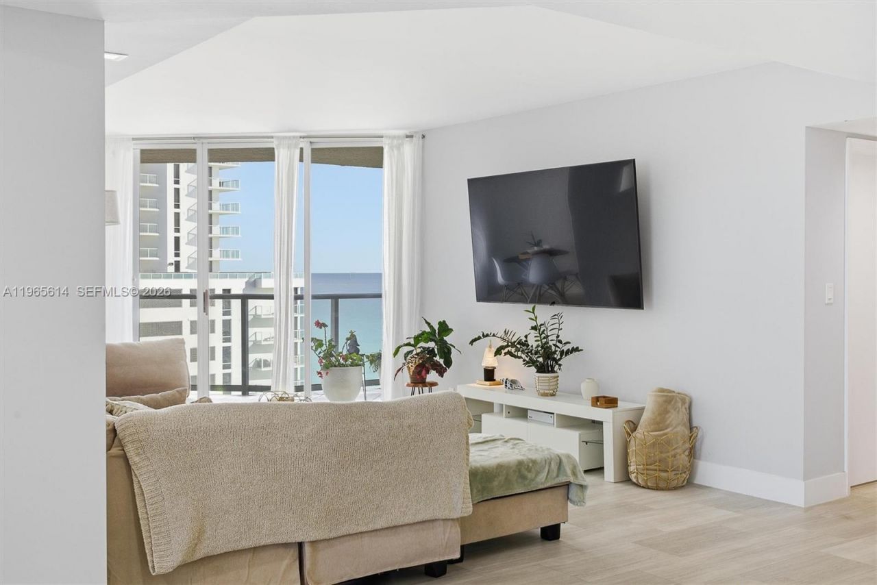 16485 Collins Ave , Unit 1034, Sunny Isles Beach, FL 33160 Photo