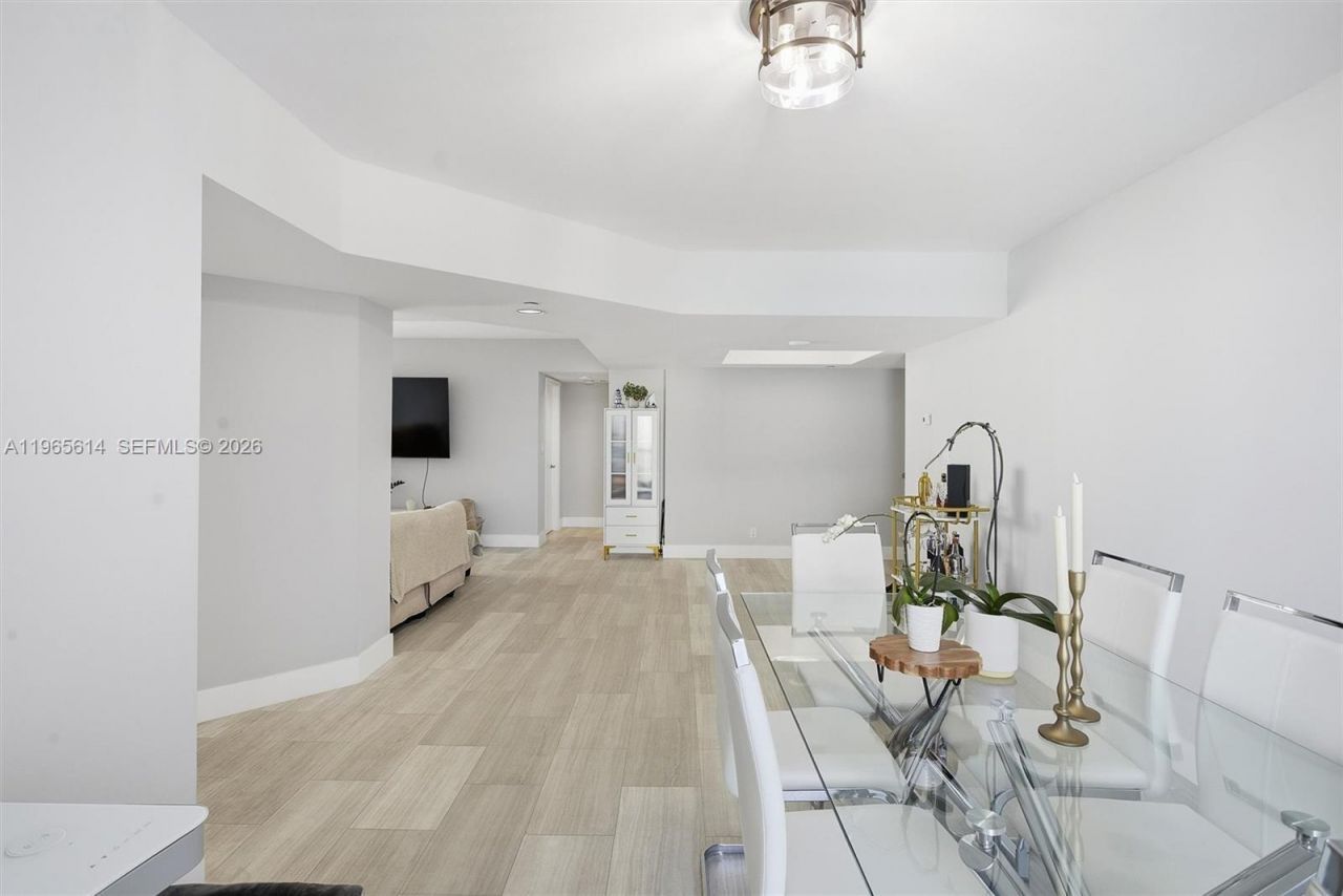 16485 Collins Ave , Unit 1034, Sunny Isles Beach, FL 33160 Photo