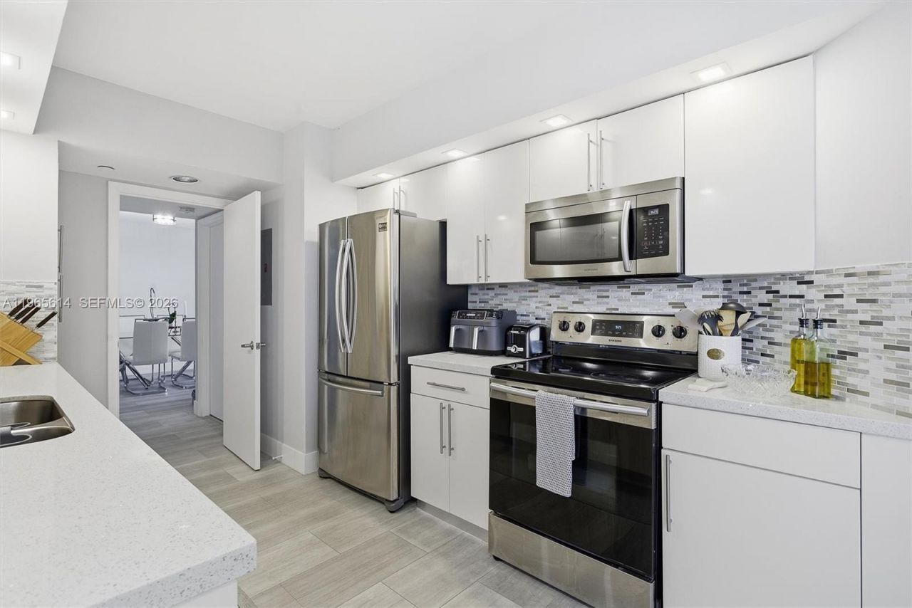 16485 Collins Ave , Unit 1034, Sunny Isles Beach, FL 33160 Photo