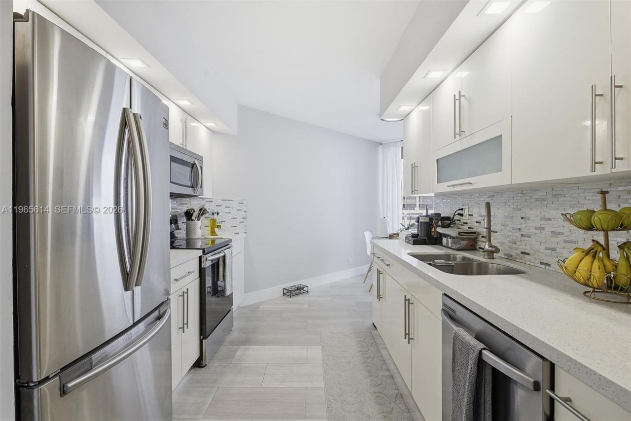 16485 Collins Ave , Unit 1034, Sunny Isles Beach, FL 33160 Photo