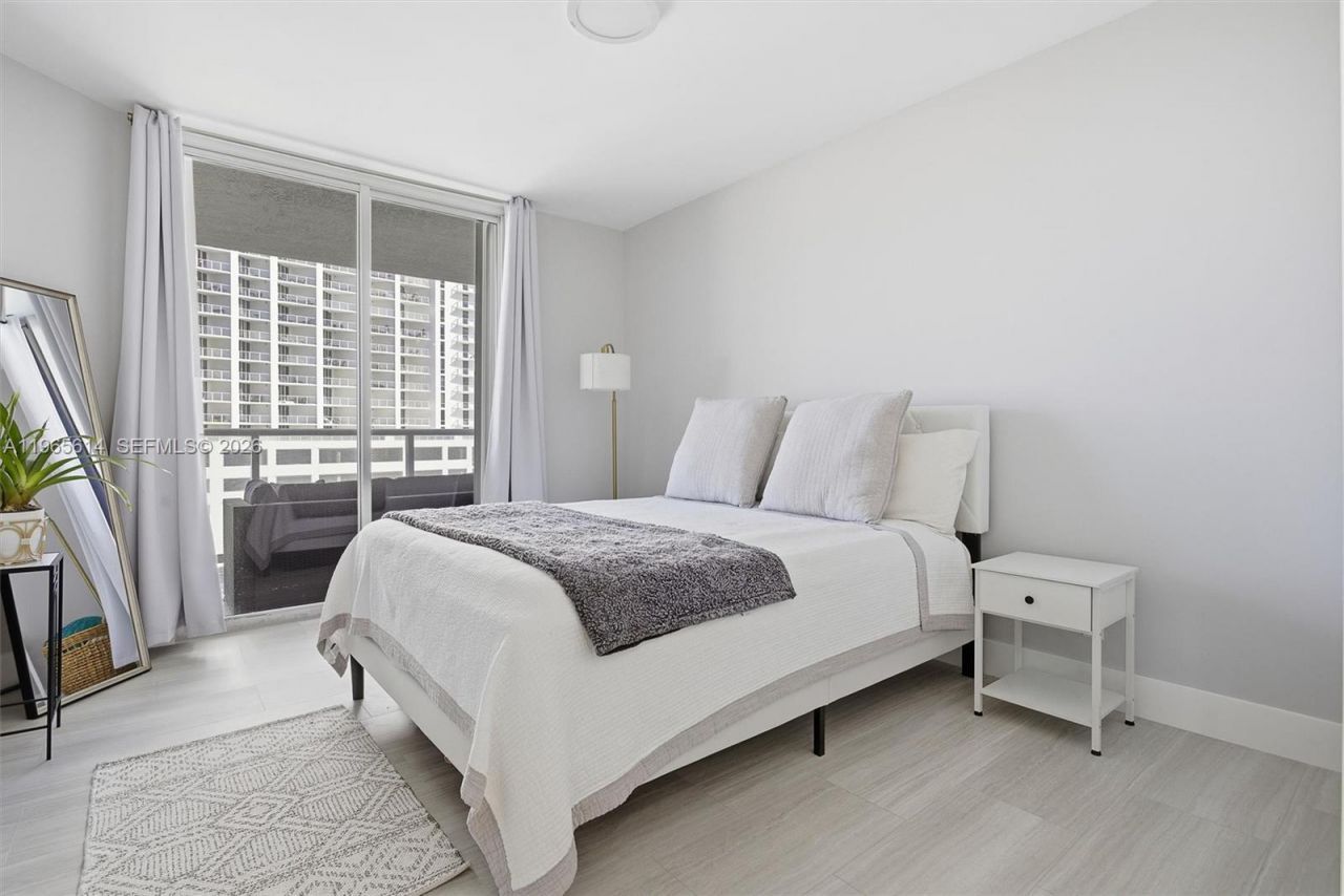 16485 Collins Ave , Unit 1034, Sunny Isles Beach, FL 33160 Photo