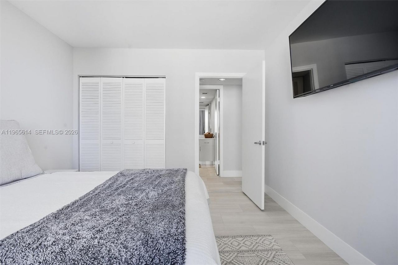 16485 Collins Ave , Unit 1034, Sunny Isles Beach, FL 33160 Photo