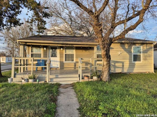 1630 W 6th St, Freeport, TX 77541