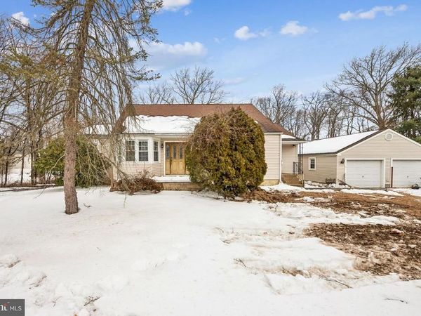 28 13TH STREET, BURLINGTON, NJ 08016