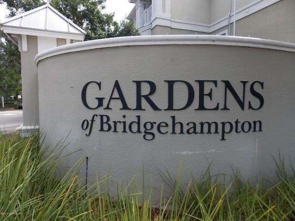 8290 GATE Parkway W, Unit 717, Jacksonville, FL 32216