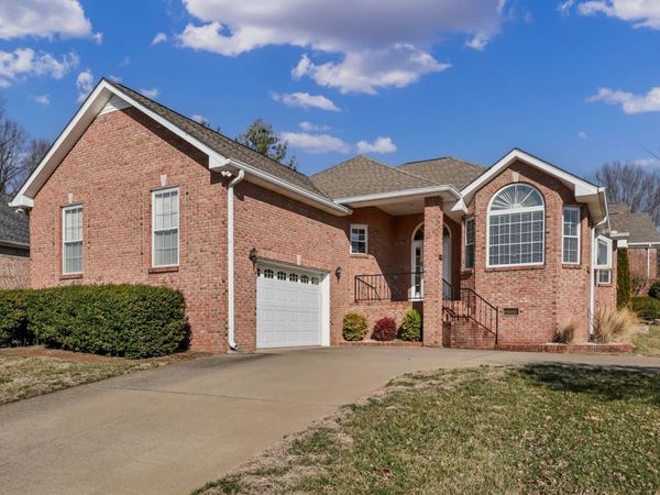 731 Courtland Ave, Clarksville, TN 37043