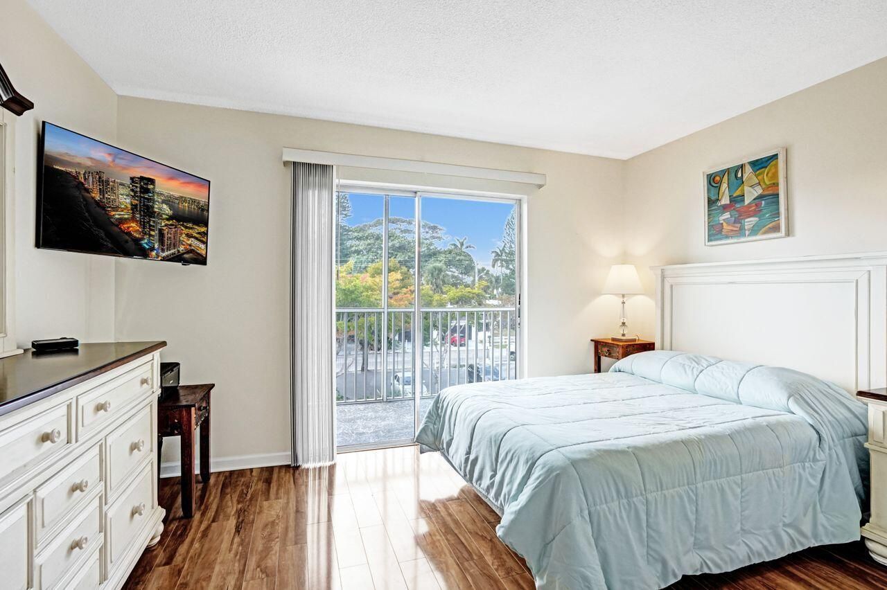 1502 S Lakeside Drive, Unit #303, Lake Worth Beach, FL 33460 Photo