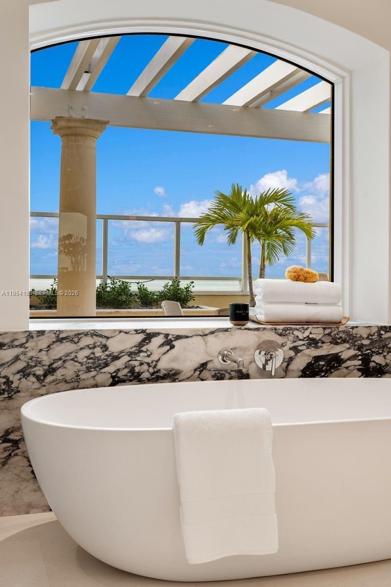 445 Grand Bay Drive, Unit PH-1A, Key Biscayne, FL 33149 Photo