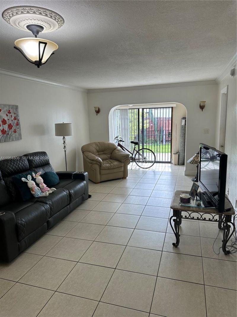 6283 W 24th Ave, Unit 102-2, Hialeah, FL 33016 Photo