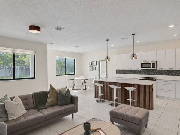 8001 NW 41st St, Unit F-109, Doral, FL 33166