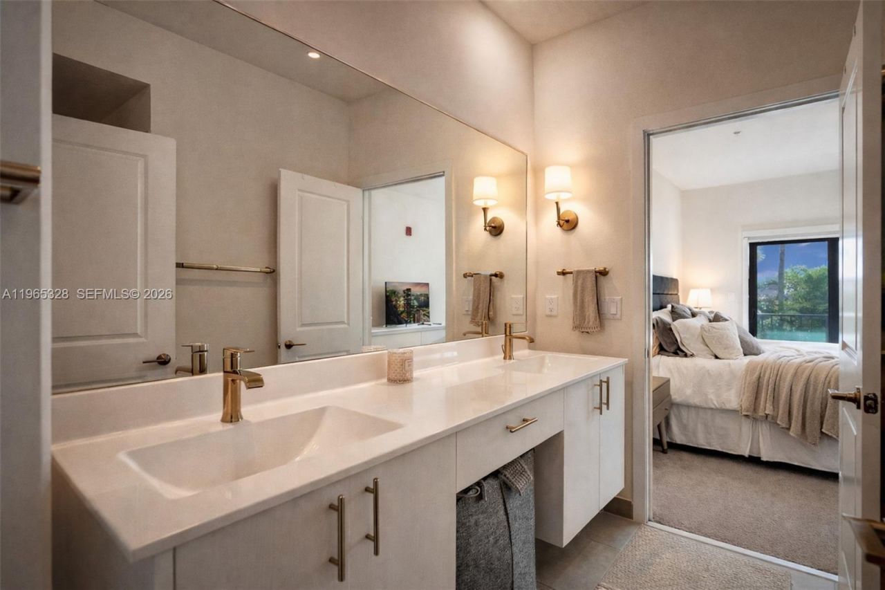 8001 NW 41st St, Unit F-109, Doral, FL 33166 Photo