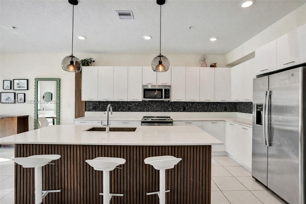 8001 NW 41st St, Unit F-109, Doral, FL 33166 Photo