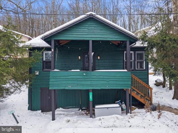 35 S LAKE DRIVE, LAKE HARMONY, PA 18624