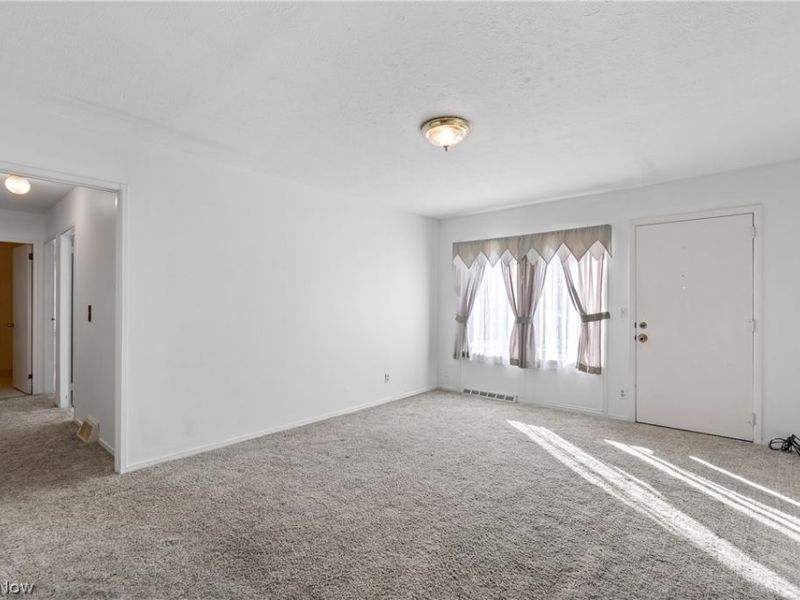 255 Taylor Road, Barberton, OH 44203 Photo 4