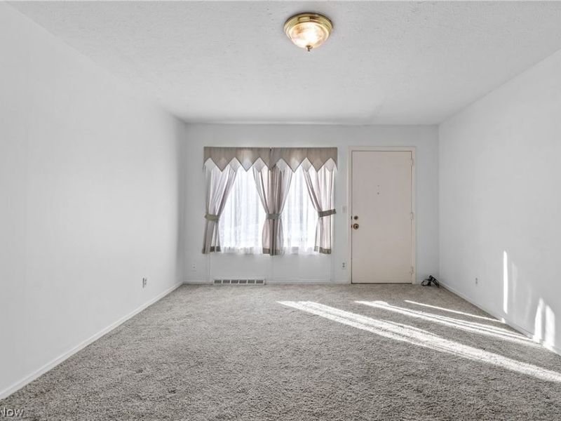 255 Taylor Road, Barberton, OH 44203 Photo 5