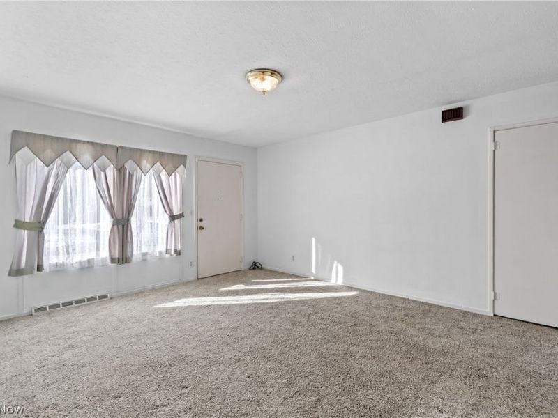 255 Taylor Road, Barberton, OH 44203 Photo 6