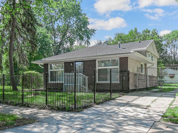 13240 S Saint Lawrence Avenue, Chicago, IL 60827