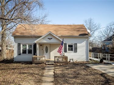 300 E Florence Street, Windsor, MO 65360