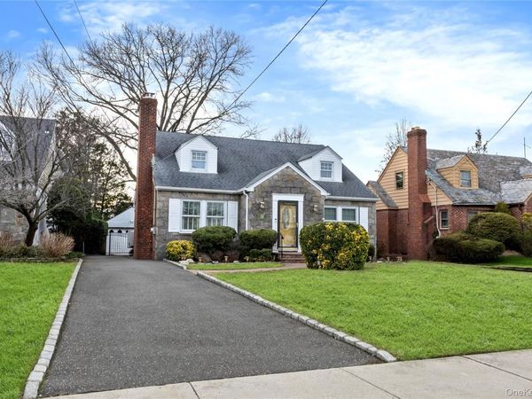 449 Mineola Boulevard, Williston Park, NY 11596