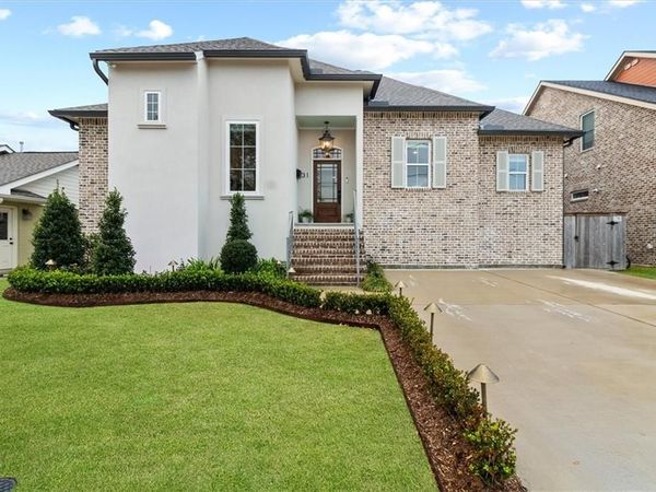 31 HENNESSEY Court, River Ridge, LA 70123
