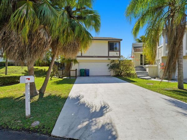 9928 SW 218th Ter, Cutler Bay, FL 33190