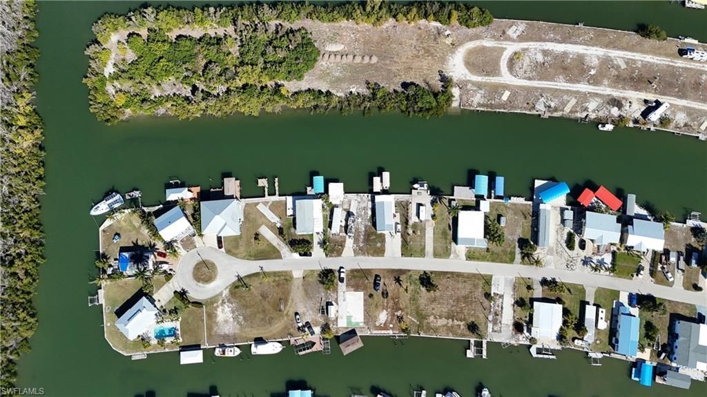 3900 Royal Palm Dr, Saint James City, FL 33956 Photo