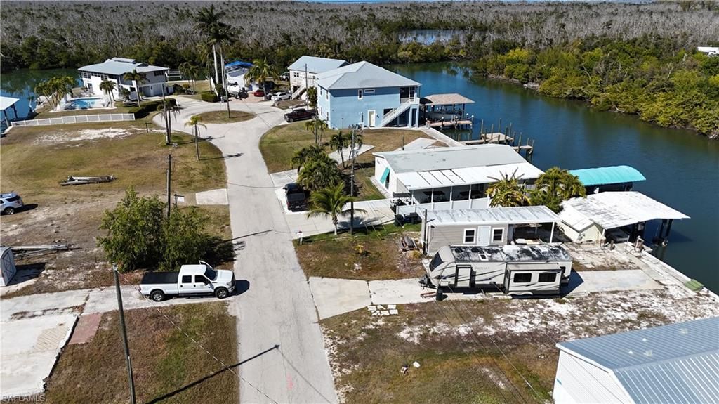 3900 Royal Palm Dr, Saint James City, FL 33956 Photo