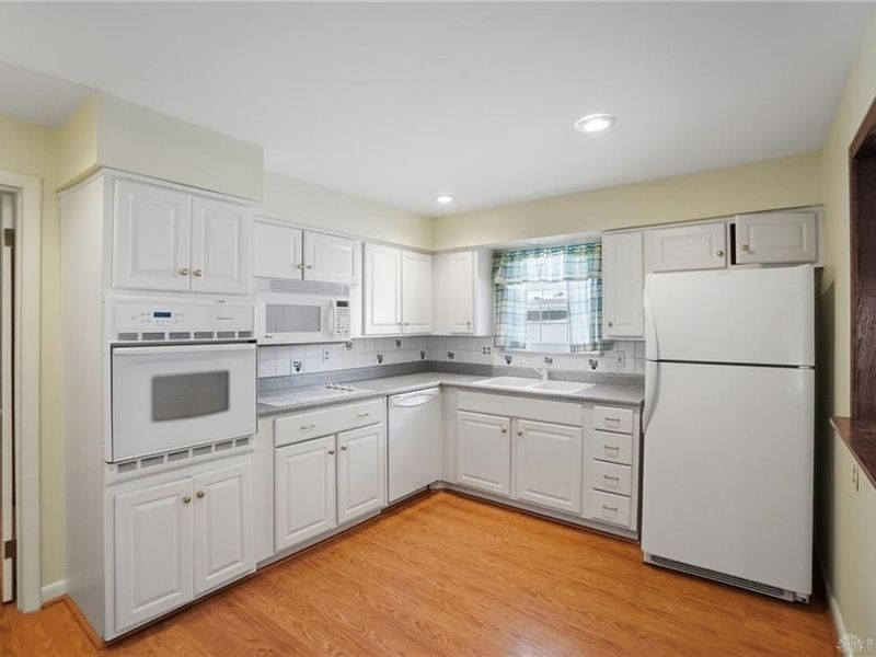 2222 Bending Willow Drive, Kettering, OH 45440 Photo 9