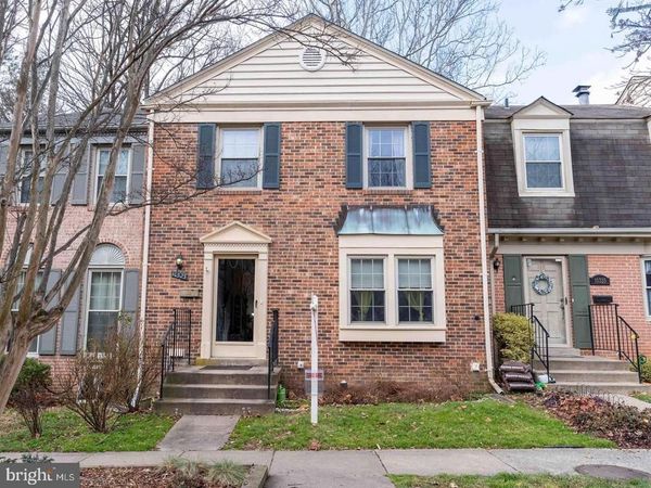 10323 HAMPSHIRE GREEN AVENUE, FAIRFAX, VA 22032