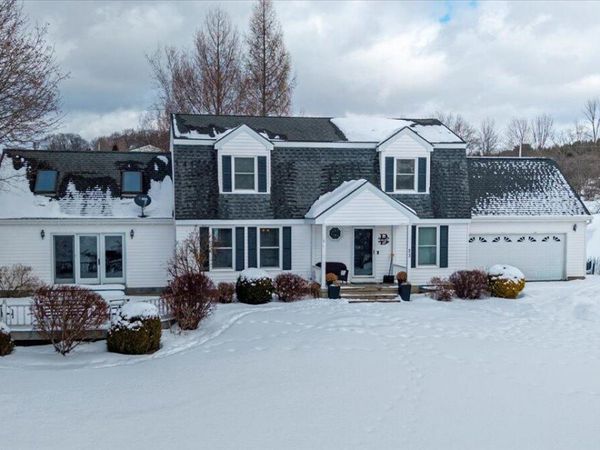 23 Fox Knoll Way, Hampton, NY 12837