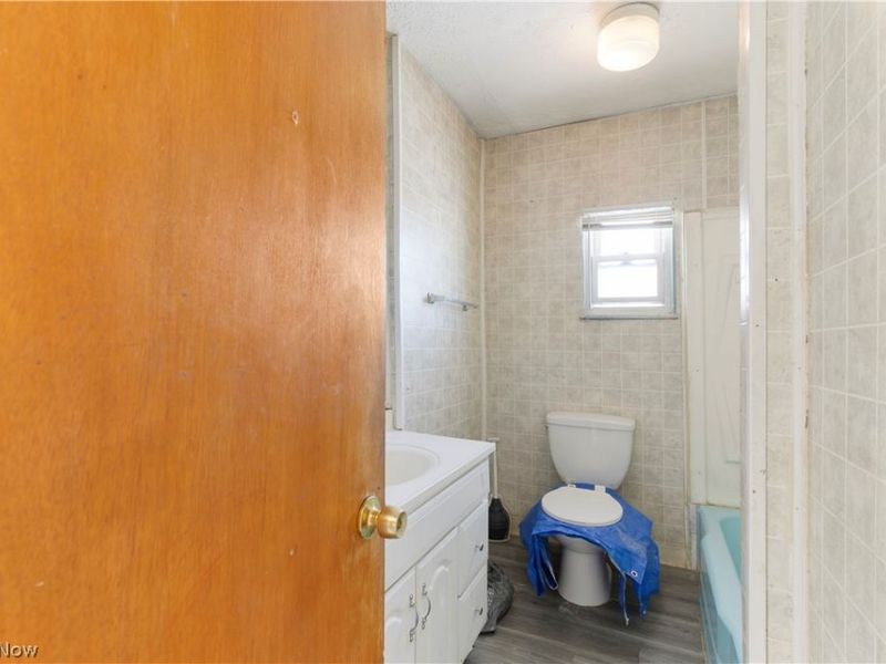 833 Triplett Boulevard, Akron, OH 44306 Photo 9