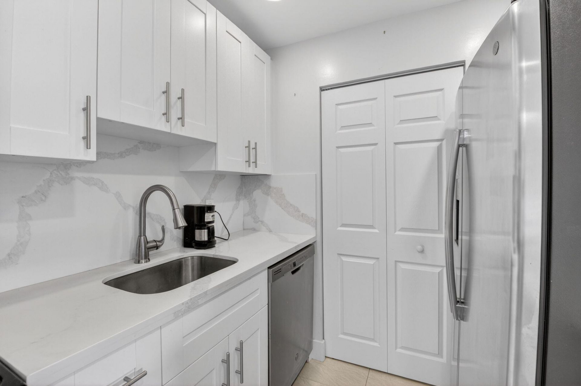 15453 Lakes Of Delray Boulevard, Unit 204, Delray Beach, FL 33484 Photo