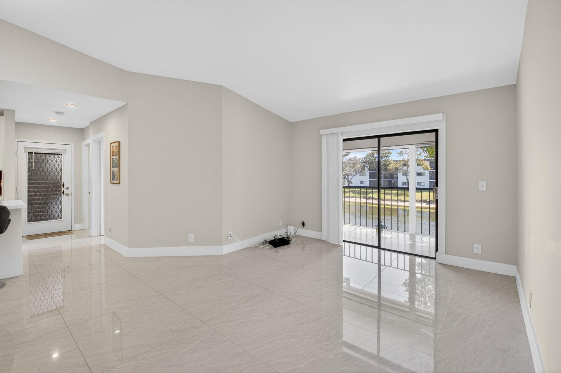 15453 Lakes Of Delray Boulevard, Unit 204, Delray Beach, FL 33484 Photo