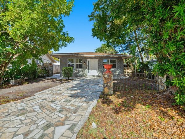 5735 Hayes Street, Hollywood, FL 33021