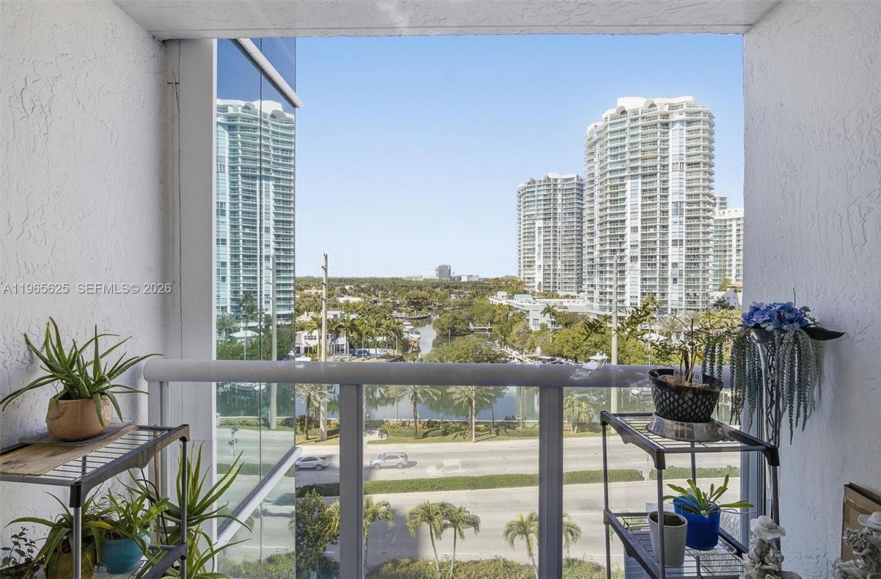 16425 Collins Ave, Unit 714, Sunny Isles Beach, FL 33160 Photo