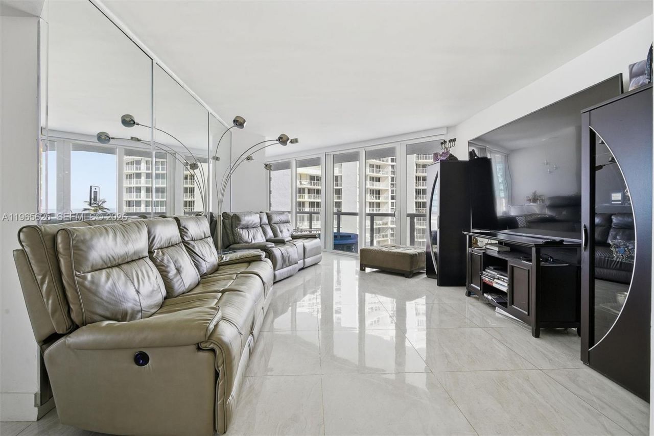 16425 Collins Ave, Unit 714, Sunny Isles Beach, FL 33160 Photo