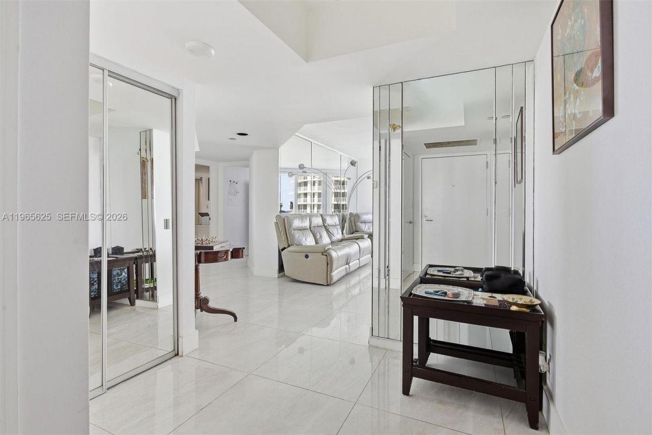 16425 Collins Ave, Unit 714, Sunny Isles Beach, FL 33160 Photo